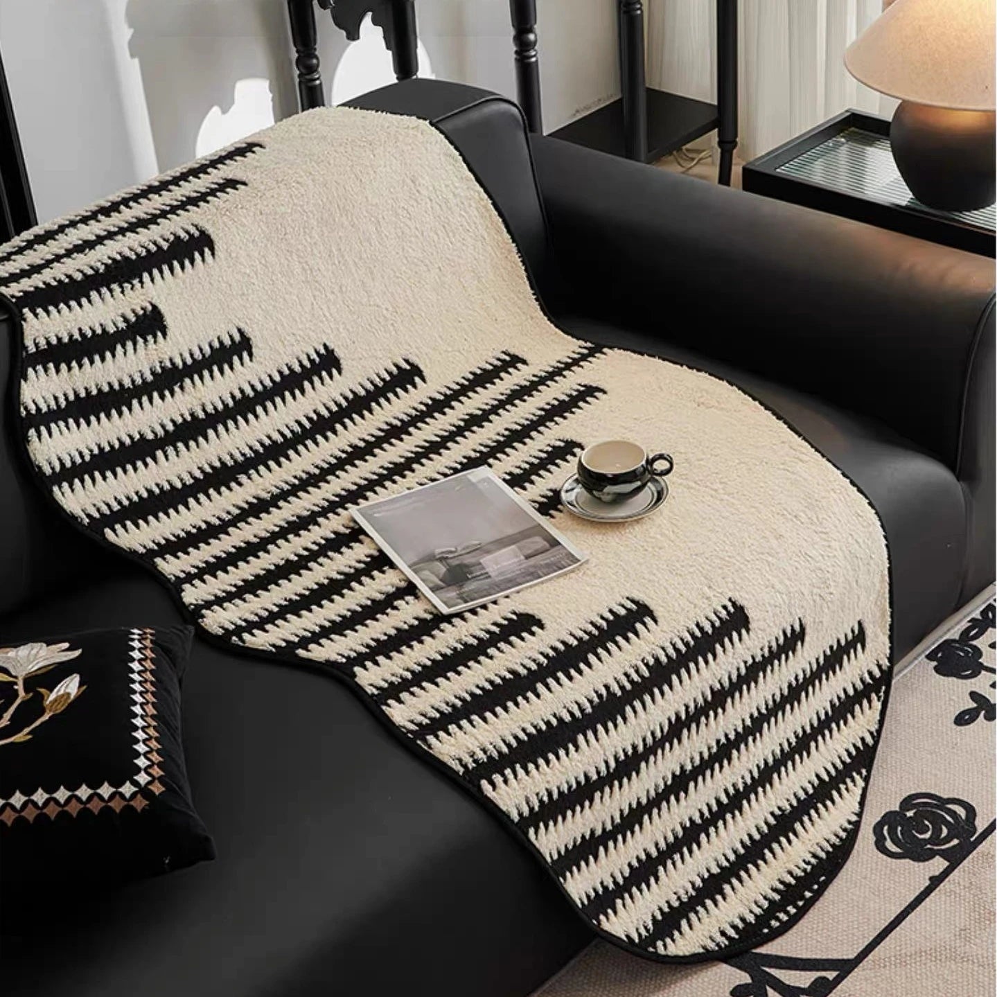 Unique Shape Warm Jacquard Tuffed Fleece Anti-Slip Sofa Cover for Living Room Couch Seat Cover, Universal Sofa Slipcover