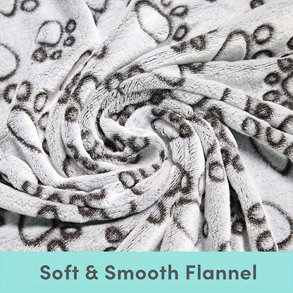 Ultra Soft Fluffy High Quality Pet Blanket Cute Cartoon Pattern Pet Mat Warm and Comfortable Blanket for Cat Dogs Cat Bath Towel